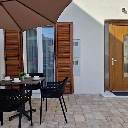 Apartments Miamare Primosten Luaran gambar