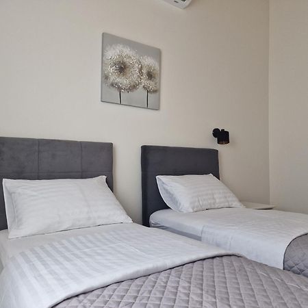 Apartments Miamare Primosten Luaran gambar