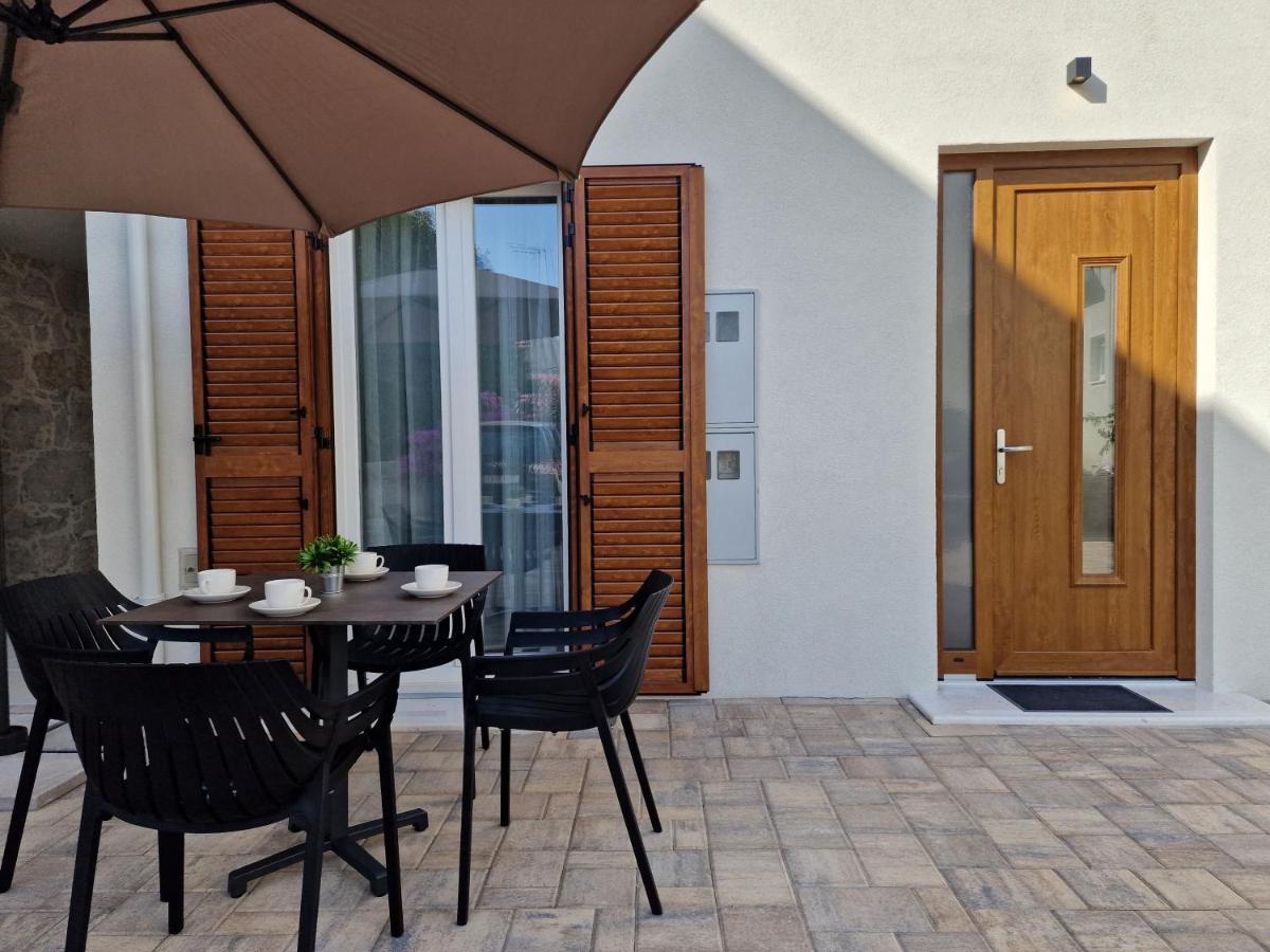 Apartments Miamare Primosten Luaran gambar