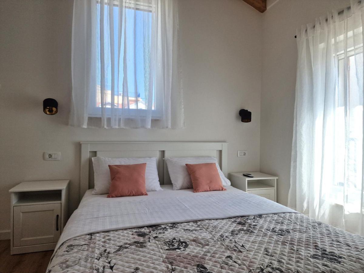Apartments Miamare Primosten Luaran gambar