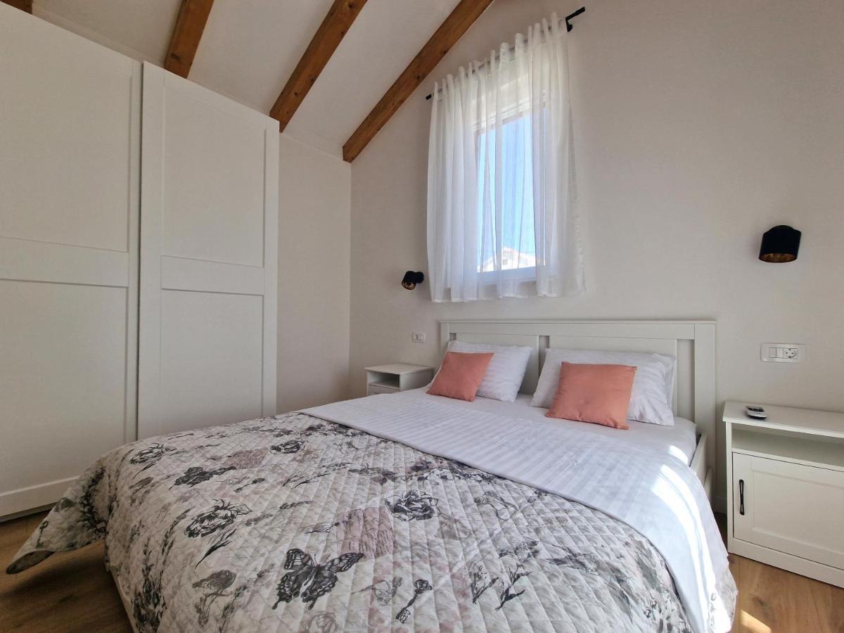 Apartments Miamare Primosten Luaran gambar